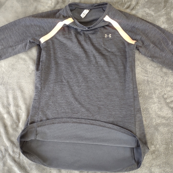 Women's Grey Under Armour ColdGear Fitted Long Sleeve Crewneck Shirt - Picture 5 of 9